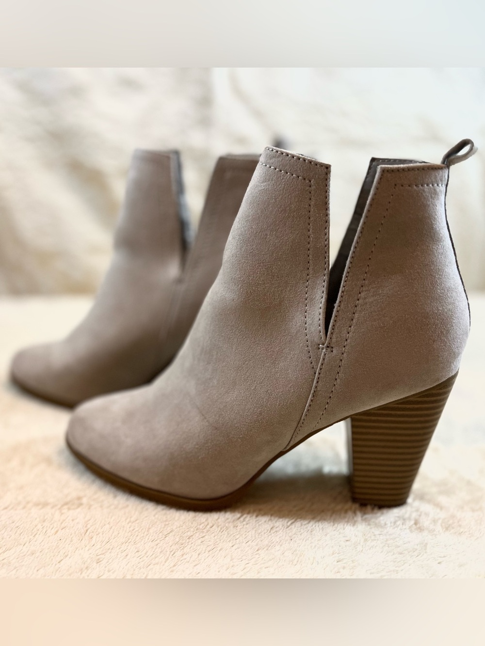 Express Beige Suede Ankle Booties Block Heel Size 7